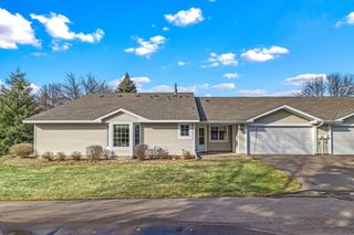 1237 Hilo Avenue N, Oakdale, MN 55128