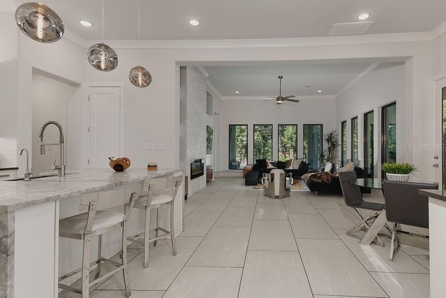 117 Westeroak Court, Montgomery, TX 77316