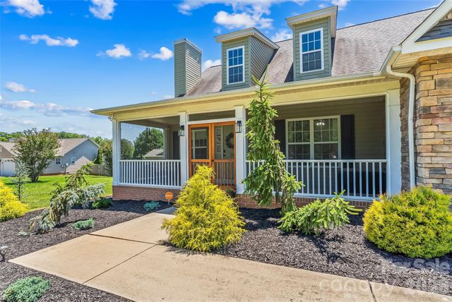 2103 Olde Pond Court SE, Hudson, NC 28638