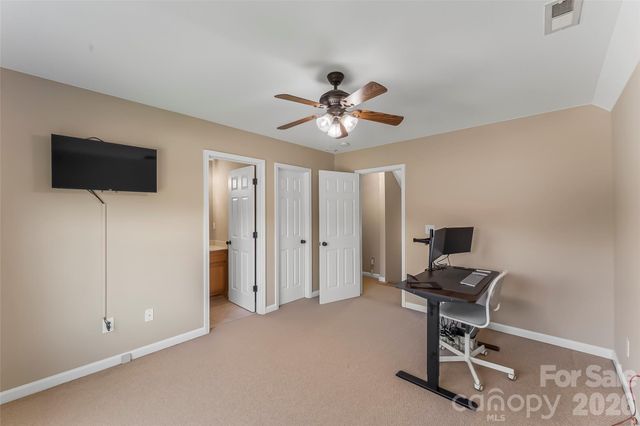 2103 Olde Pond Court SE, Hudson, NC 28638