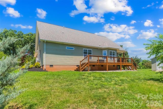 2103 Olde Pond Court SE, Hudson, NC 28638