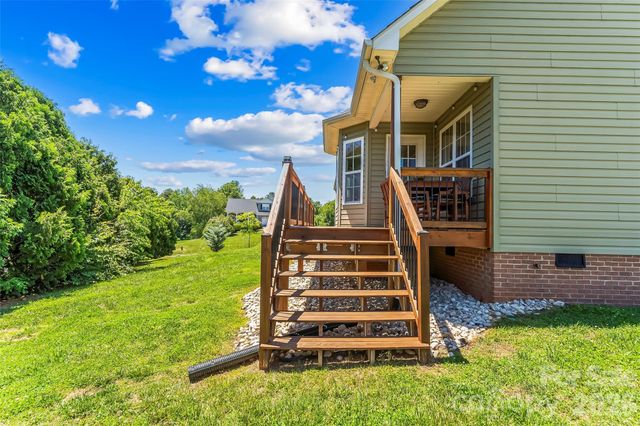 2103 Olde Pond Court SE, Hudson, NC 28638