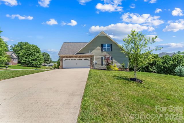 2103 Olde Pond Court SE, Hudson, NC 28638