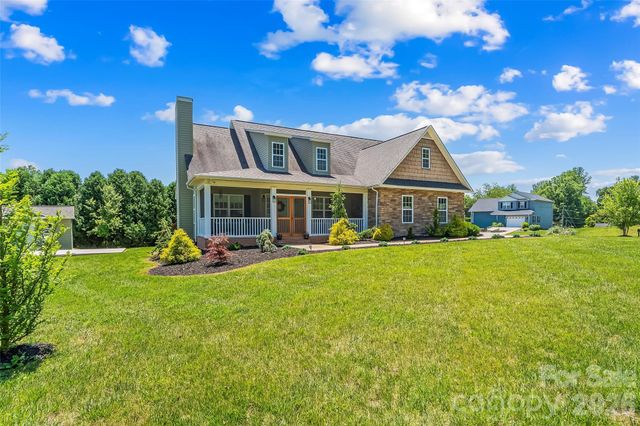 2103 Olde Pond Court SE, Hudson, NC 28638