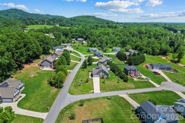 2103 Olde Pond Court SE, Hudson, NC 28638