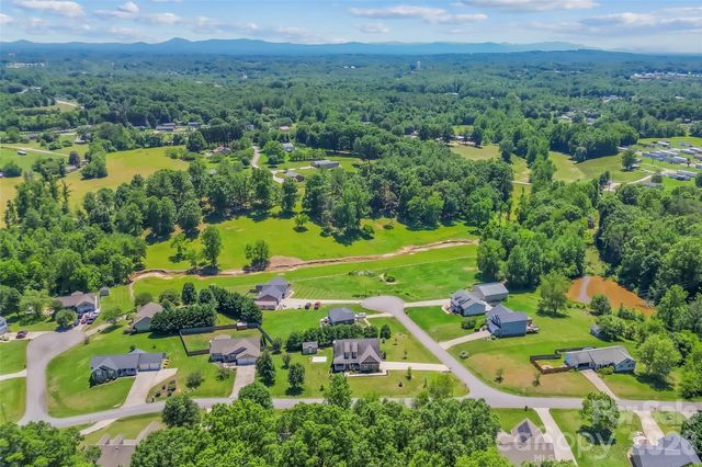 2103 Olde Pond Court SE, Hudson, NC 28638