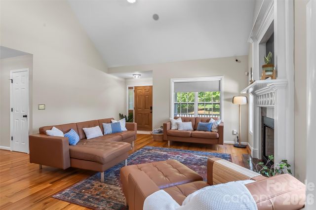 2103 Olde Pond Court SE, Hudson, NC 28638