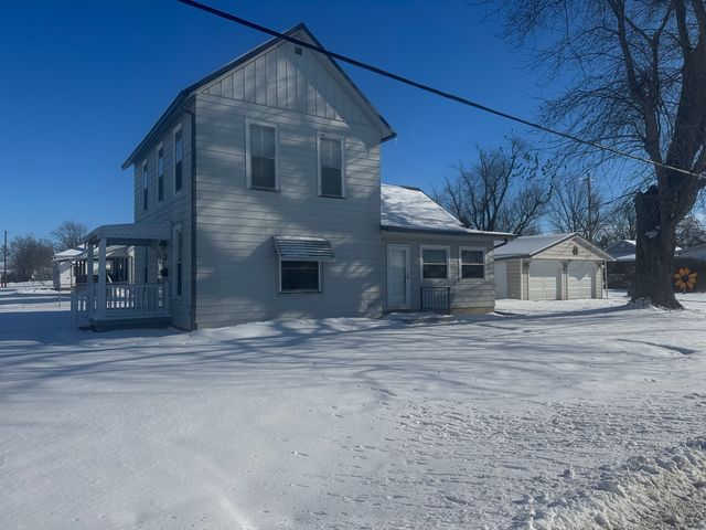 602 E Webster Street, Clinton, IL 61727