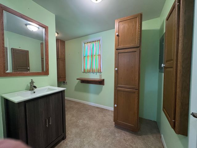 602 E Webster Street, Clinton, IL 61727