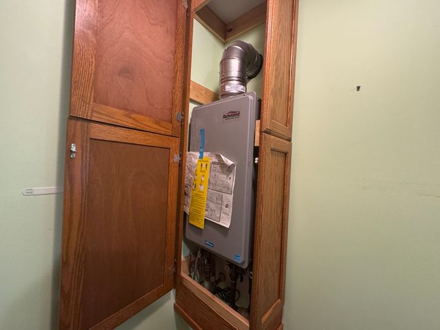 602 E Webster Street, Clinton, IL 61727