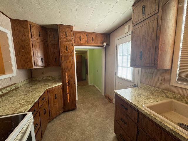 602 E Webster Street, Clinton, IL 61727