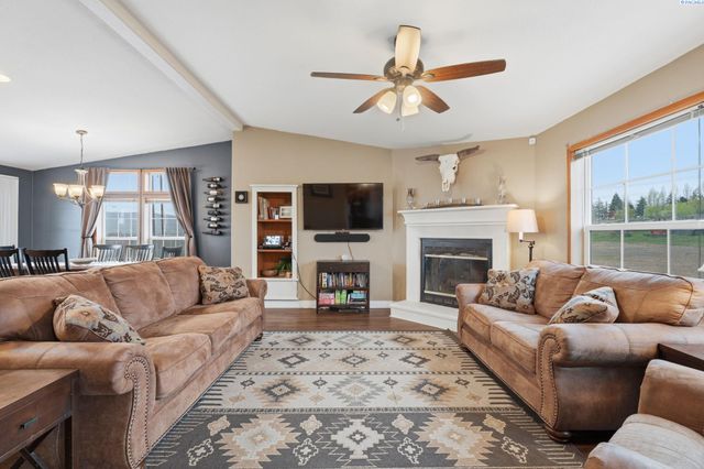 61610 N Whan Rd, Benton City, WA 99320