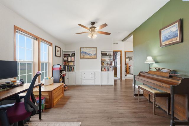 61610 N Whan Rd, Benton City, WA 99320