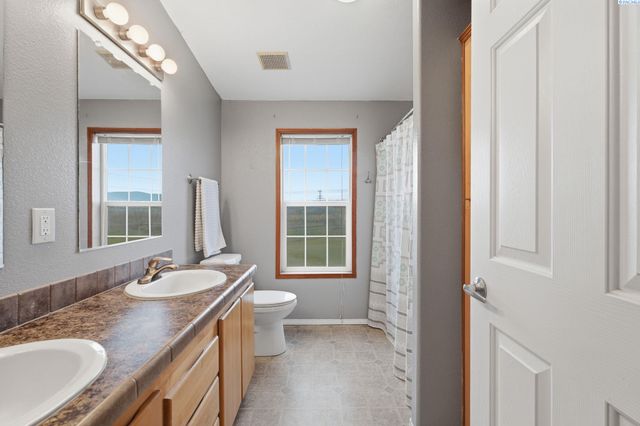 61610 N Whan Rd, Benton City, WA 99320