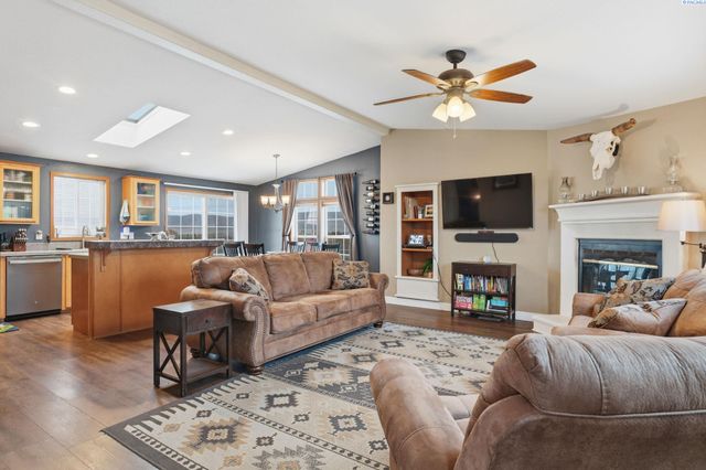 61610 N Whan Rd, Benton City, WA 99320