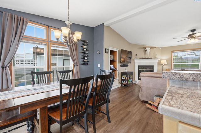 61610 N Whan Rd, Benton City, WA 99320