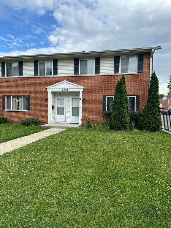 1388 Monomoy Street A, Aurora, IL 60506
