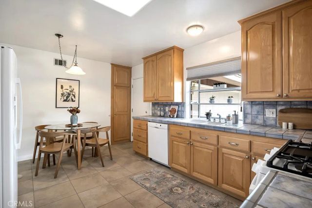 20410 Marilla, Chatsworth, CA 91311