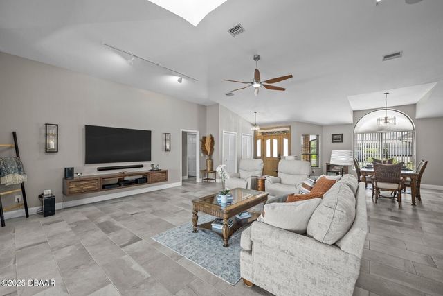 53 Cottonwood Court, Palm Coast, FL 32137