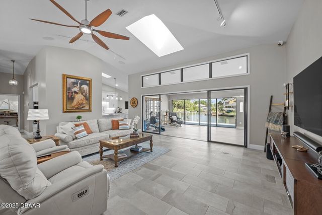 53 Cottonwood Court, Palm Coast, FL 32137