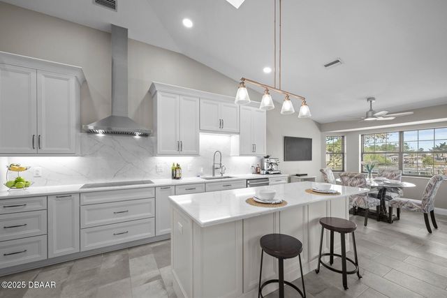 53 Cottonwood Court, Palm Coast, FL 32137