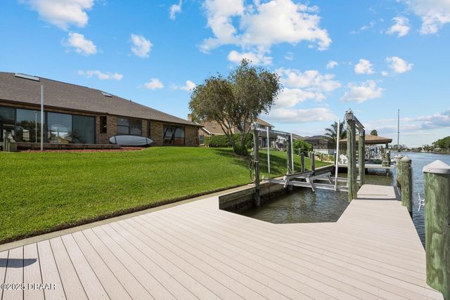 53 Cottonwood Court, Palm Coast, FL 32137