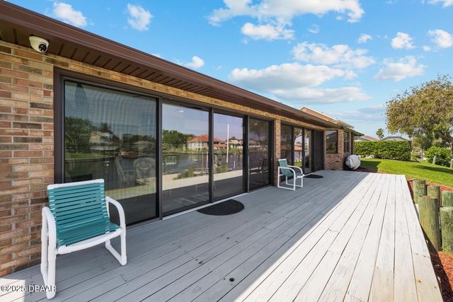 53 Cottonwood Court, Palm Coast, FL 32137