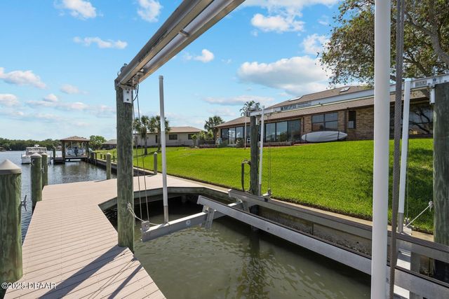 53 Cottonwood Court, Palm Coast, FL 32137