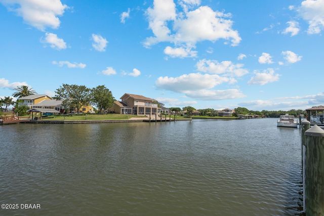 53 Cottonwood Court, Palm Coast, FL 32137