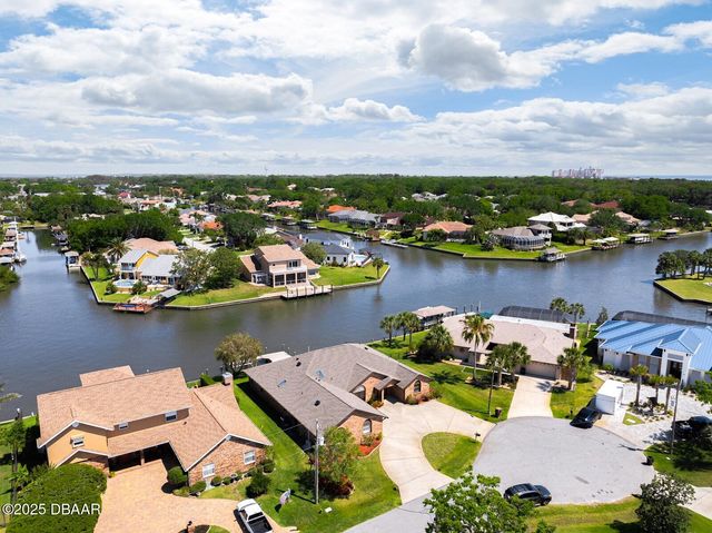 53 Cottonwood Court, Palm Coast, FL 32137