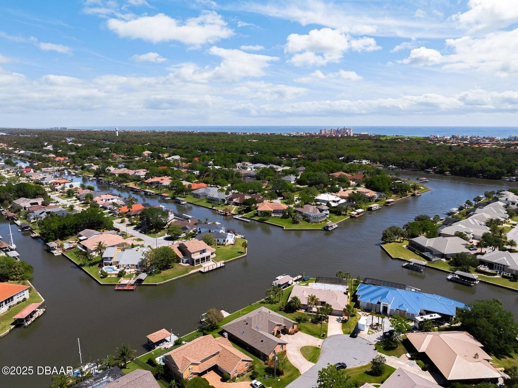 53 Cottonwood Court, Palm Coast, FL 32137