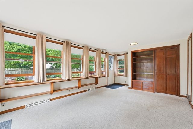 158 High Street, Mansfield, MA 02048