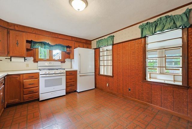 158 High Street, Mansfield, MA 02048