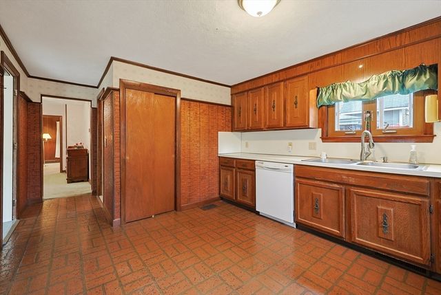 158 High Street, Mansfield, MA 02048