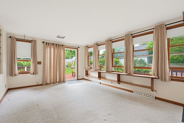 158 High Street, Mansfield, MA 02048