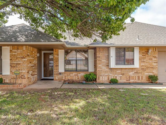 2608 Northwood Lane, Edmond, OK 73013