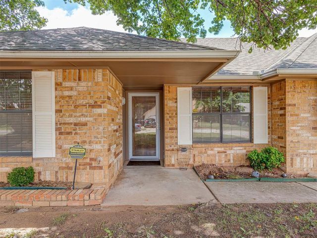 2608 Northwood Lane, Edmond, OK 73013