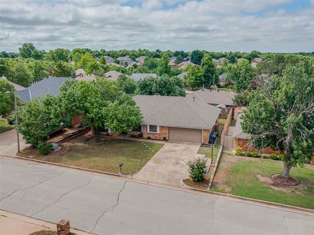 2608 Northwood Lane, Edmond, OK 73013