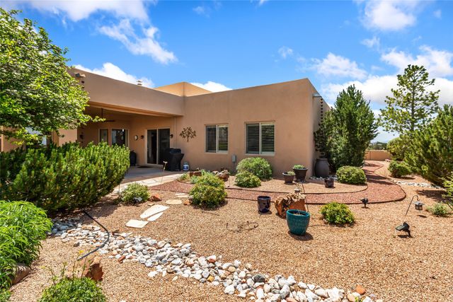 11 E Chili Line Road, Santa Fe, NM 87508