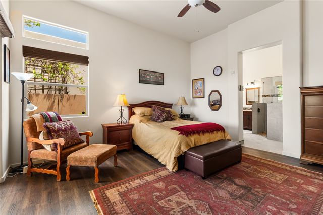 11 E Chili Line Road, Santa Fe, NM 87508