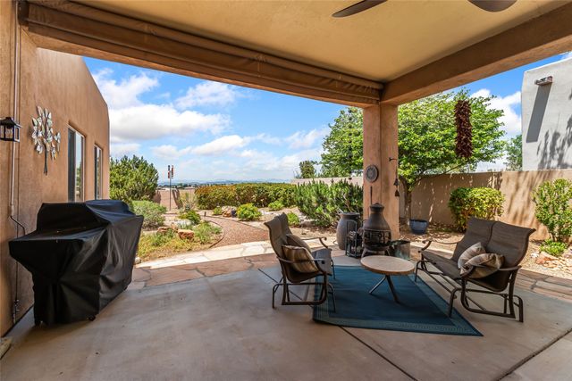 11 E Chili Line Road, Santa Fe, NM 87508