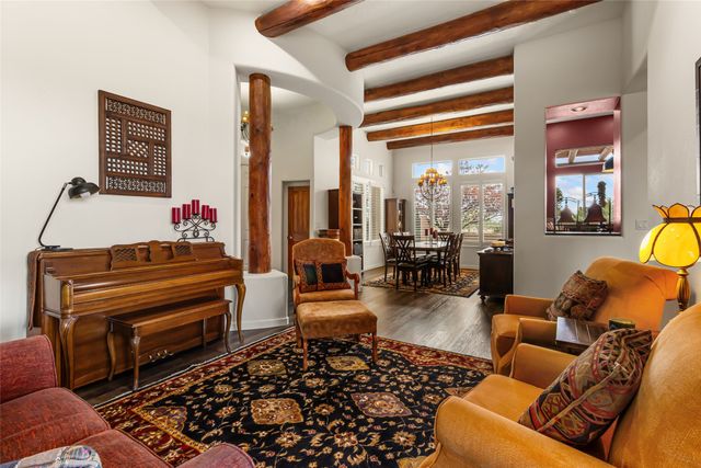 11 E Chili Line Road, Santa Fe, NM 87508