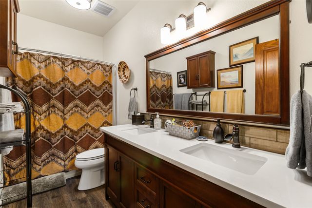 11 E Chili Line Road, Santa Fe, NM 87508