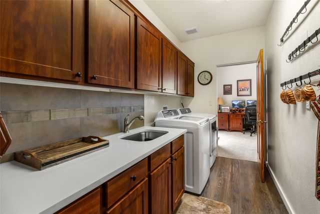 11 E Chili Line Road, Santa Fe, NM 87508