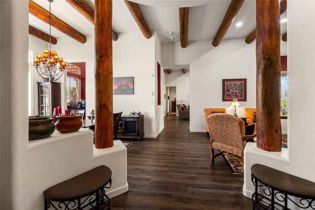 11 E Chili Line Road, Santa Fe, NM 87508