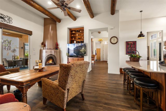 11 E Chili Line Road, Santa Fe, NM 87508