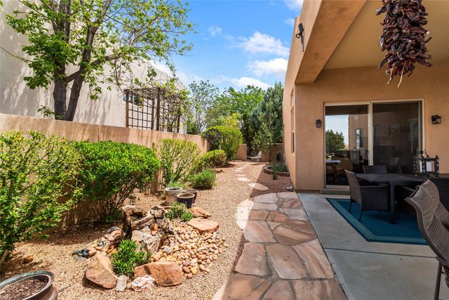11 E Chili Line Road, Santa Fe, NM 87508