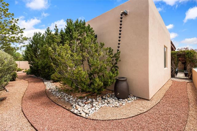 11 E Chili Line Road, Santa Fe, NM 87508