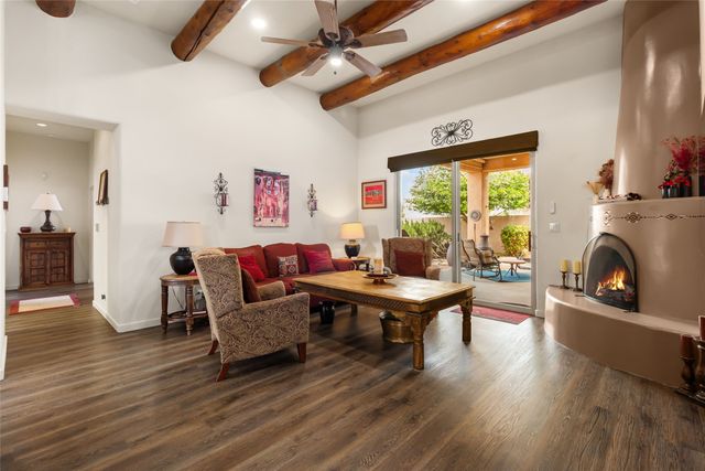 11 E Chili Line Road, Santa Fe, NM 87508