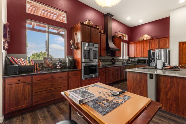 11 E Chili Line Road, Santa Fe, NM 87508